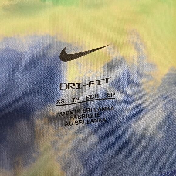 Nike Womens Mid Rise 7" Tie Dye Training Shorts Size XS Bike Dri-Fit Stretch - Picture 4 of 9